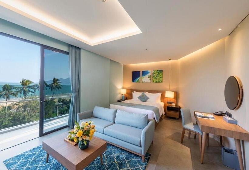 اتاق لوکس با بالکن و چشمانداز دریا, Fleur De Lys Hotel Quy Nhon