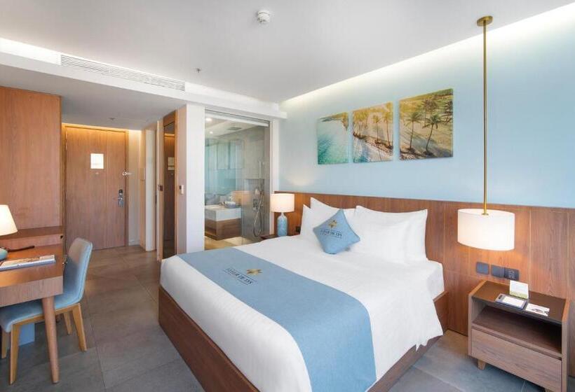 اتاق لوکس با تخت دو نفره بزرگ, Fleur De Lys Hotel Quy Nhon