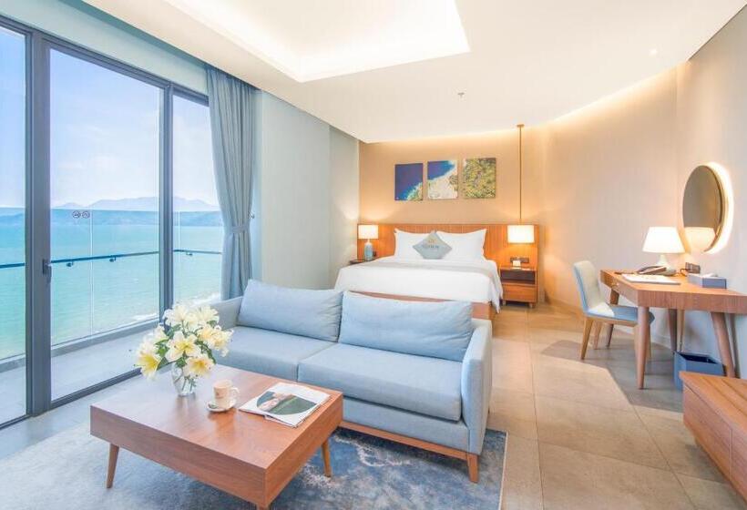 اتاق لوکس با بالکن و چشم‌انداز دریا, Fleur De Lys Hotel Quy Nhon