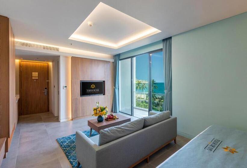اتاق لوکس با بالکن و چشمانداز دریا, Fleur De Lys Hotel Quy Nhon