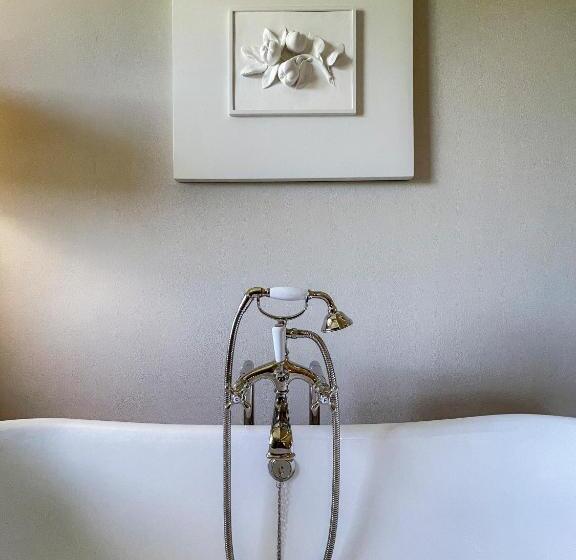 Delüks Oda, La Pietra Del Cabreo