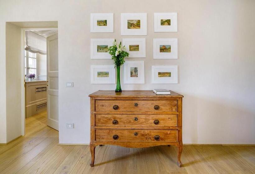 Delüks Oda, La Pietra Del Cabreo