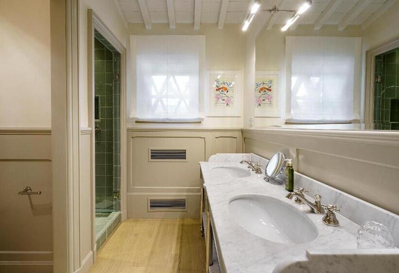 Junior Süit, La Pietra Del Cabreo