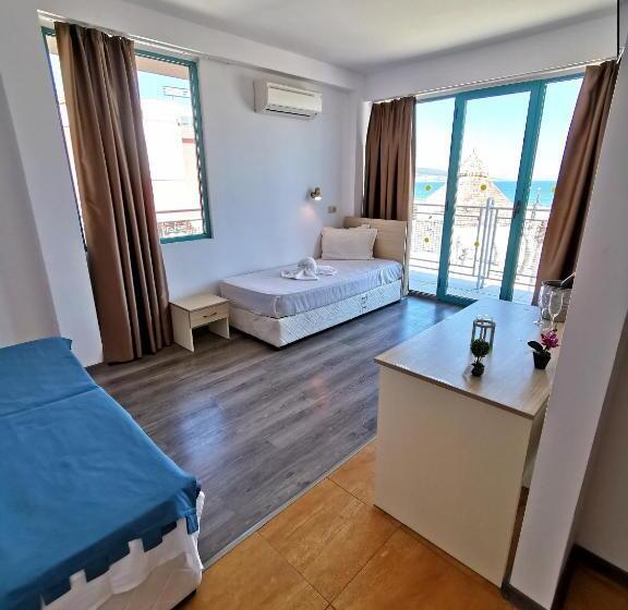 Triple Room Sea View, Largo Beach