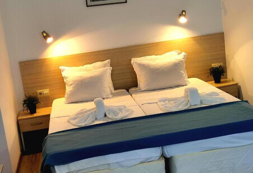 Triple Room Sea View, Largo Beach