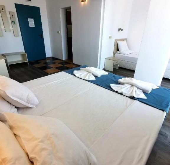Triple Room Sea View, Largo Beach