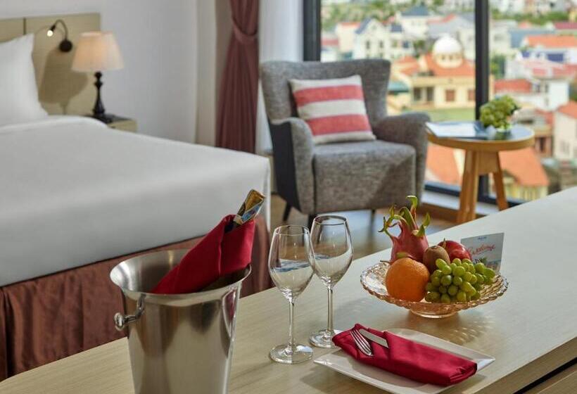 سوئیت با تخت بزرگ, Khách Sạn Sam Quảng Bình