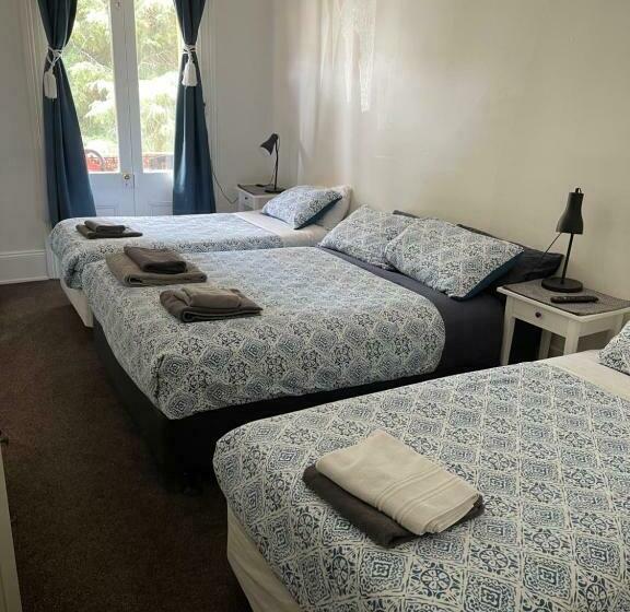 חדר משפחתי, The Royal Mail Hotel Braidwood