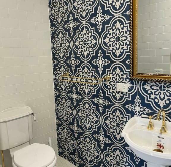 חדר משפחתי, The Royal Mail Hotel Braidwood