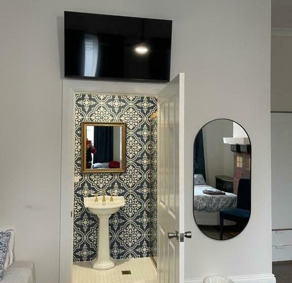 חדר משפחתי, The Royal Mail Hotel Braidwood