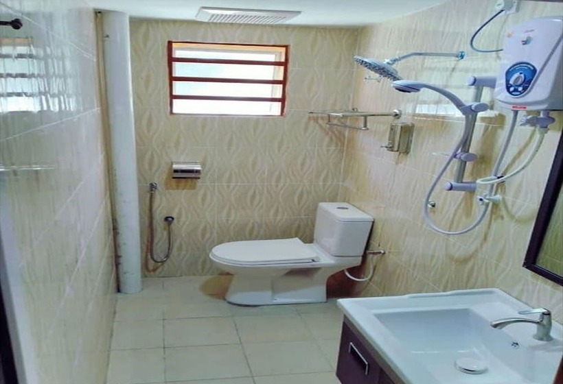 디럭스 룸, Puteri Miqaila