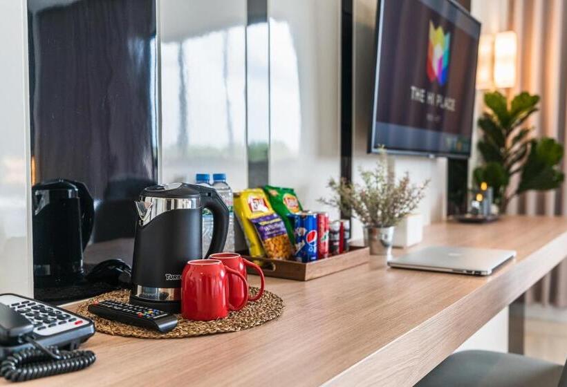 اتاق سوپریور, The Hi Place