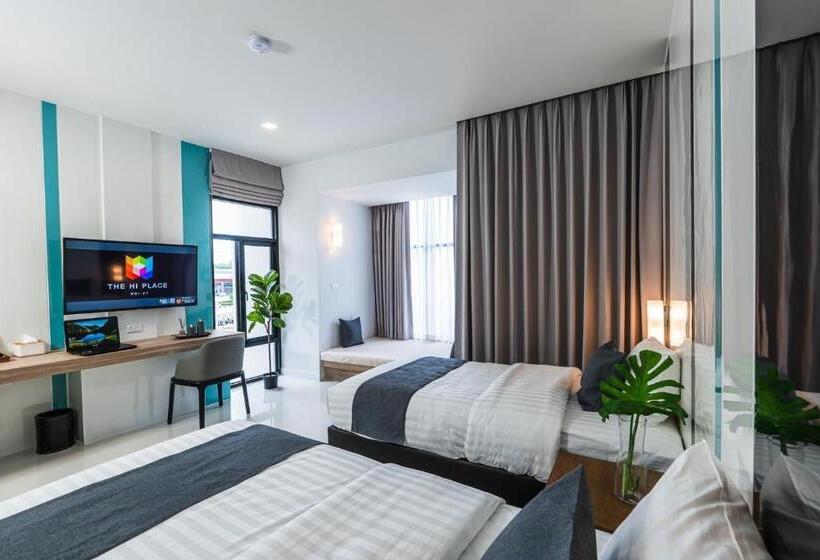 اتاق لوکس, The Hi Place