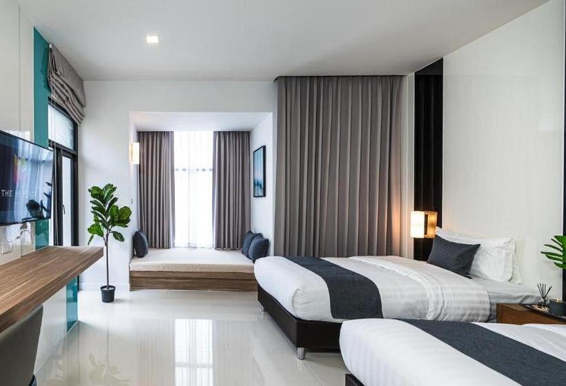 اتاق لوکس, The Hi Place