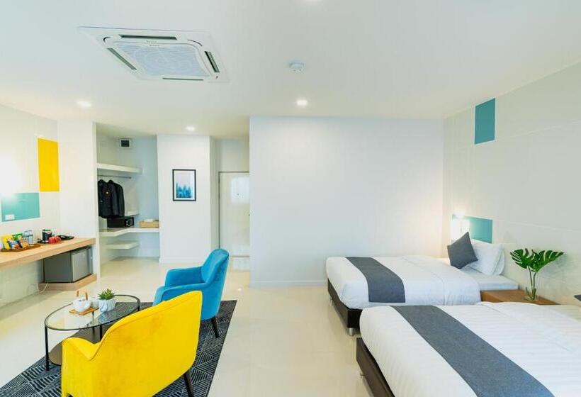 سوئیت با بالکن, The Hi Place