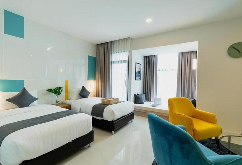 سوئیت با بالکن, The Hi Place