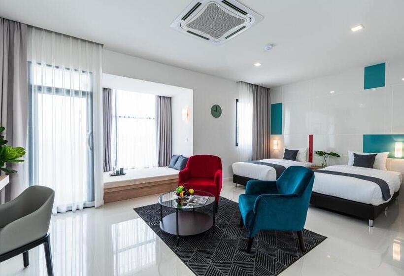 سوئیت با بالکن, The Hi Place