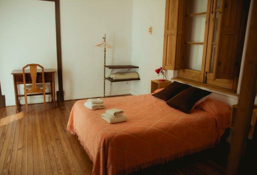 디럭스 룸, Portón Rojo