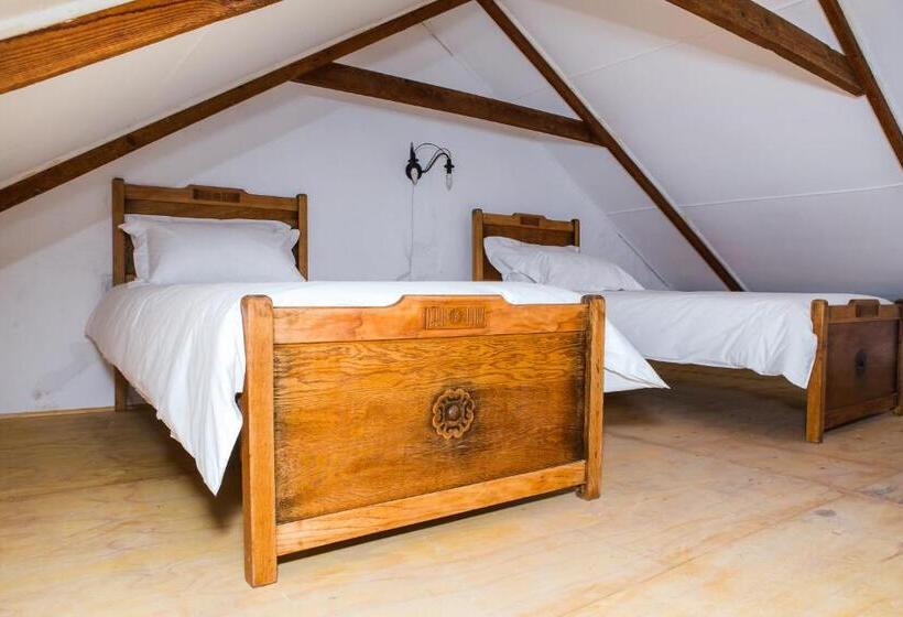 غرفة عائلية, Schaftplaas Cottages