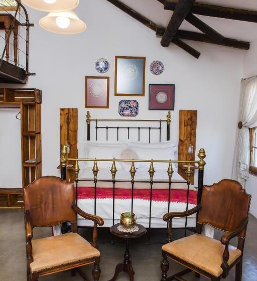 جناح عائلي, Schaftplaas Cottages