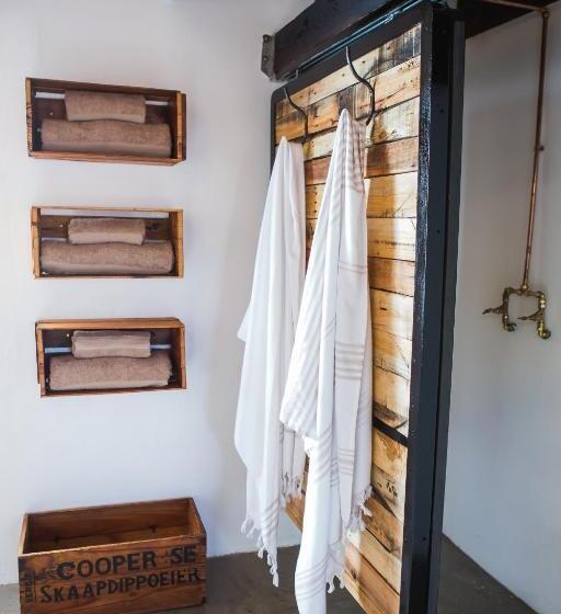 جناح عائلي, Schaftplaas Cottages