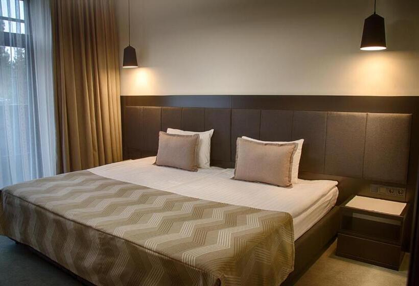 סוויטה משפחתית, Sobi