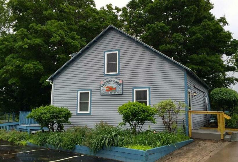 חדר סטנדרט מותאם לאדם עם מוגבלויות, The Eis House