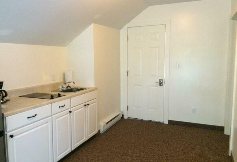 סטודיו דלוקס, The Eis House