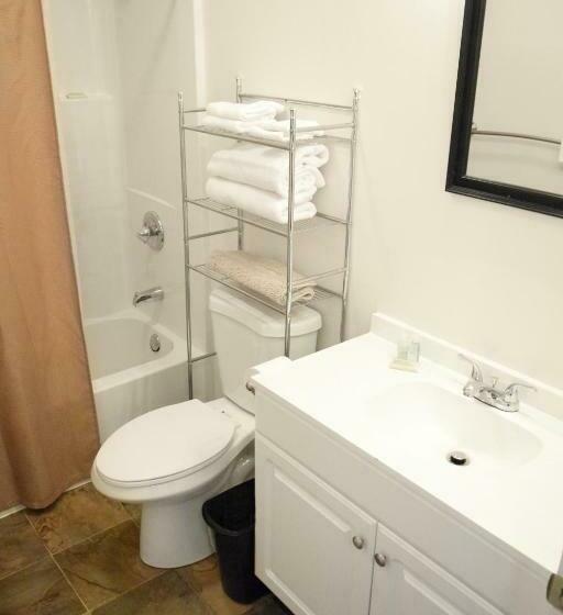 סטודיו דלוקס, The Eis House