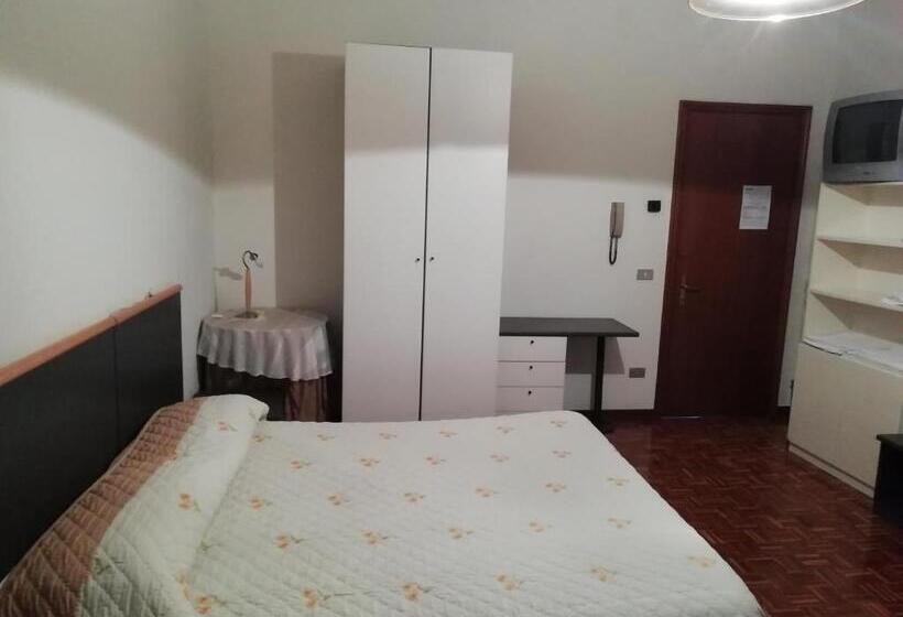 스탠다드 룸, Bar Nuovo Mondo