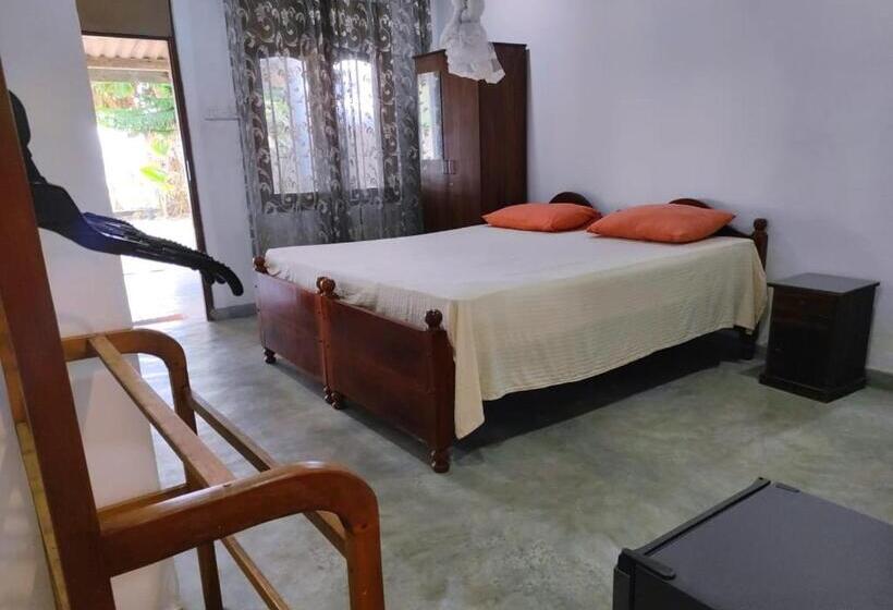 Triple Room Sea View, Blue Corals Beach Bungalow