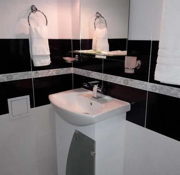 اتاق راحتی سه تخته, Guest House Simon Green