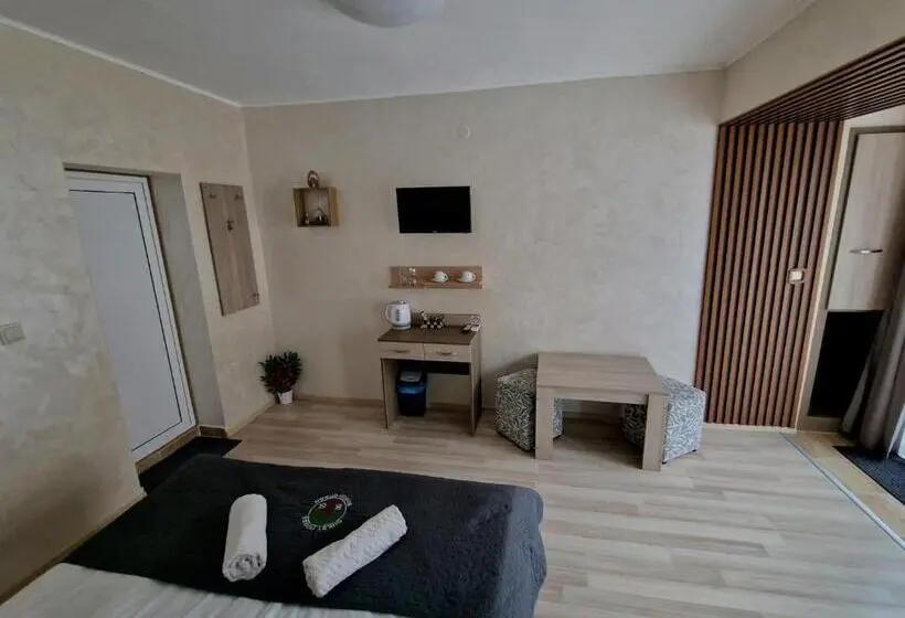 اتاق راحتی سه تخته, Guest House Simon Green