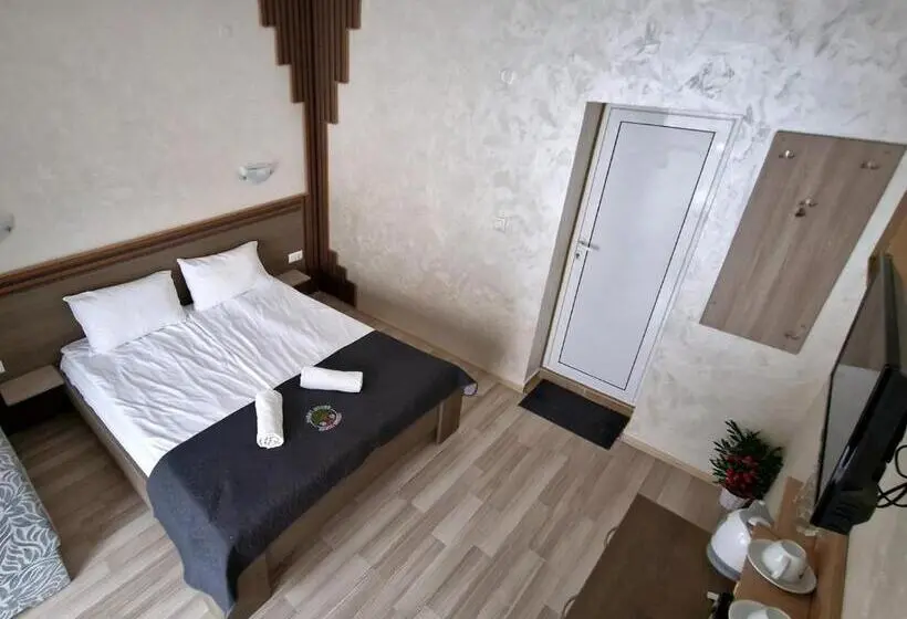 اتاق راحتی سه تخته, Guest House Simon Green