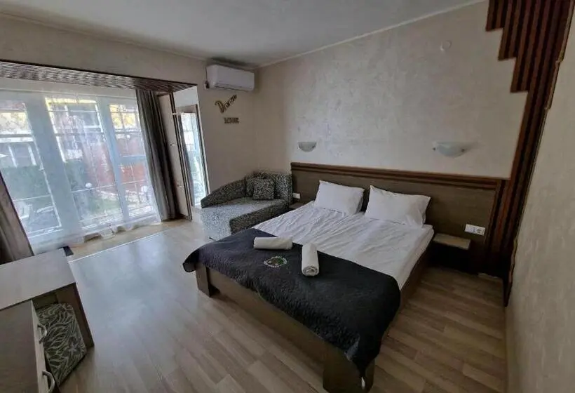 اتاق راحتی سه تخته, Guest House Simon Green