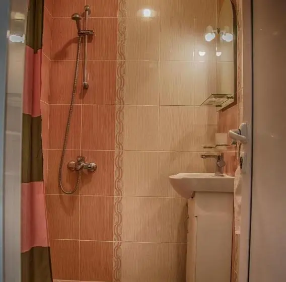 اتاق لوکس, Guest House Simon Green