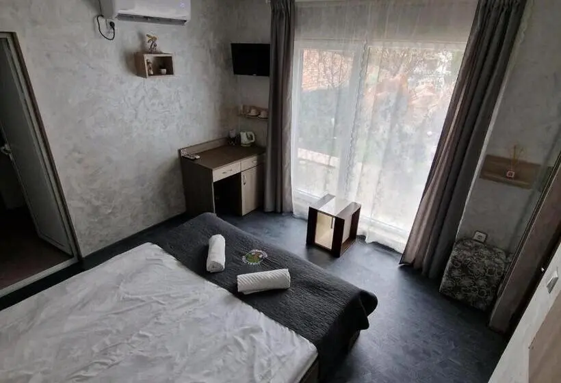 اتاق لوکس, Guest House Simon Green