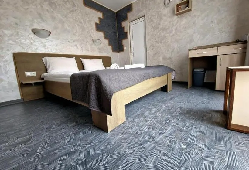 اتاق لوکس, Guest House Simon Green