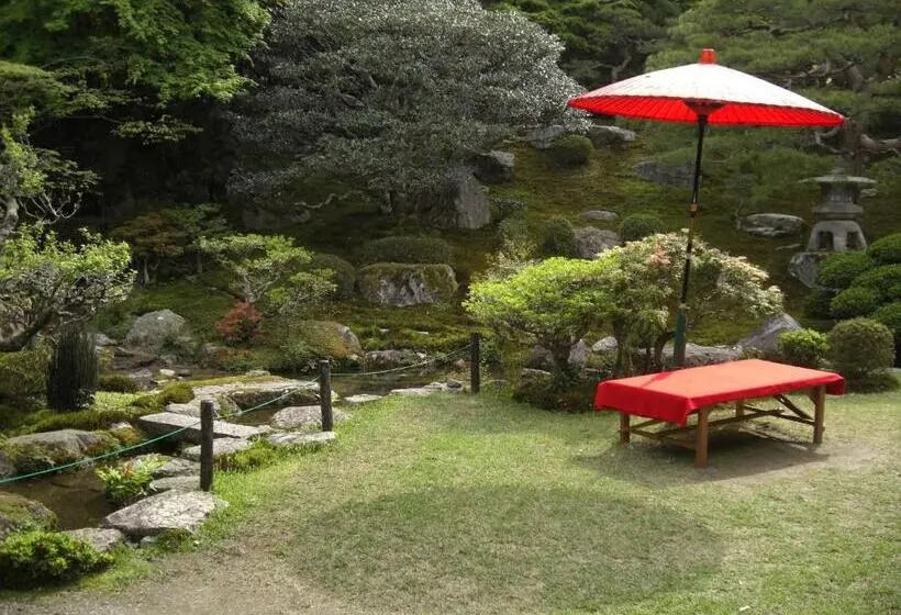 エコノミールーム, Jonni`s Place