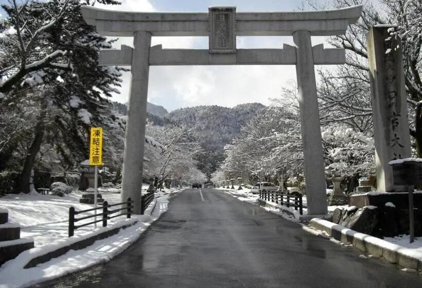 エコノミールーム, Jonni`s Place