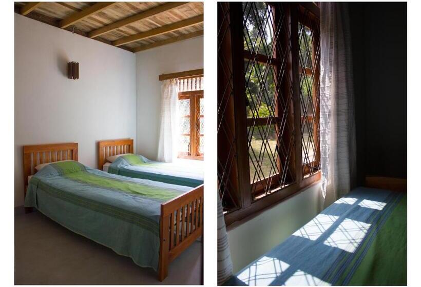 اتاق استاندارد, The Pepper Cottage