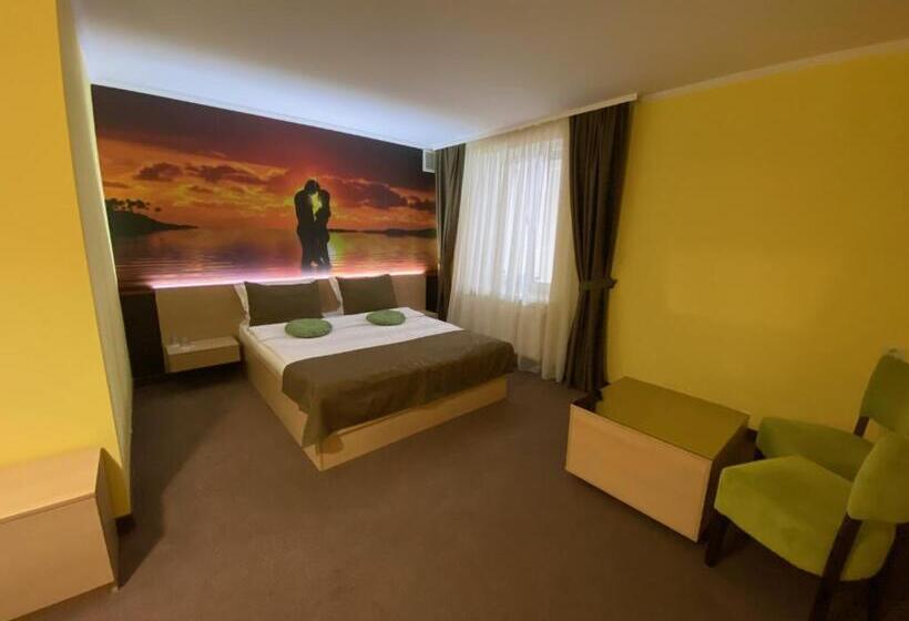 غرفة ديلوكس, Amber Hotel & Cafe