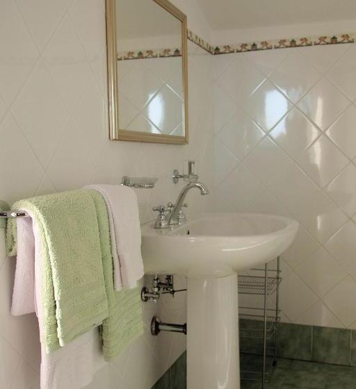 スタンダードルーム, B&b Adriana