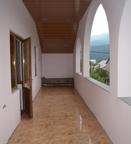 اتاق استاندارد با چشم‌انداز کوهستان, Green Dilijan B&b