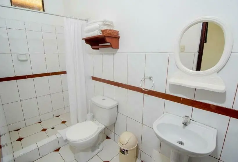 スタンダード4人部屋, La Choza Bungalows