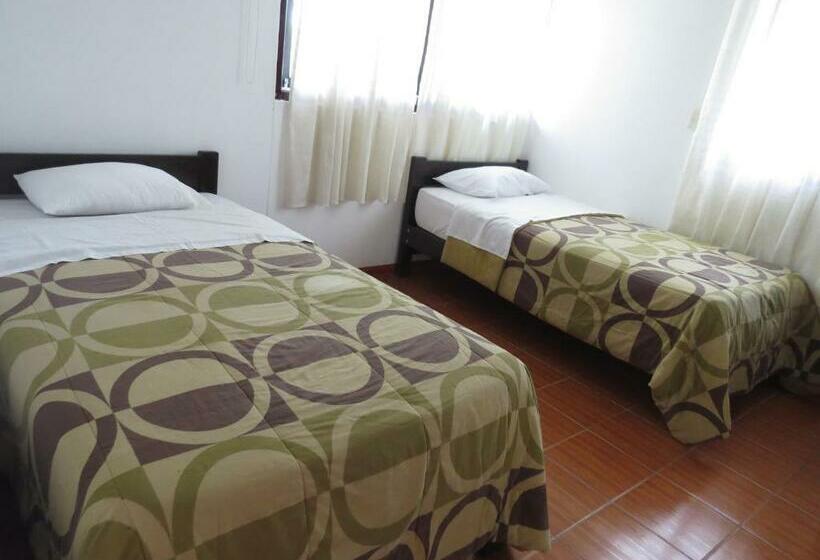 بنگله خانوادگی, La Choza Bungalows