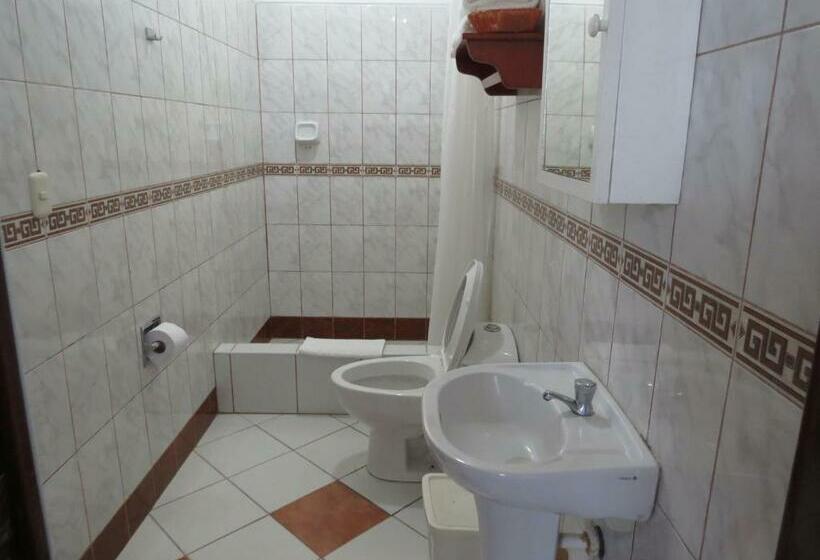 اتاق لوکس با بالکن, La Choza Bungalows