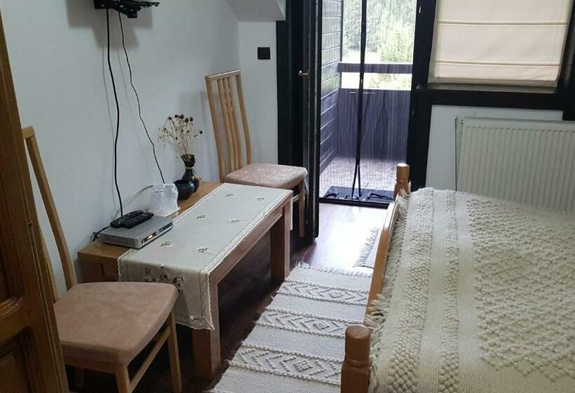 غرفة قياسية مطلة على الجبل, Pensiunea Maria Bucovina