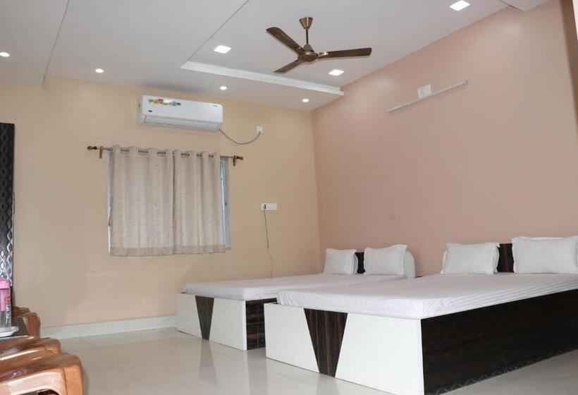 디럭스 4인 룸, Somani Inn