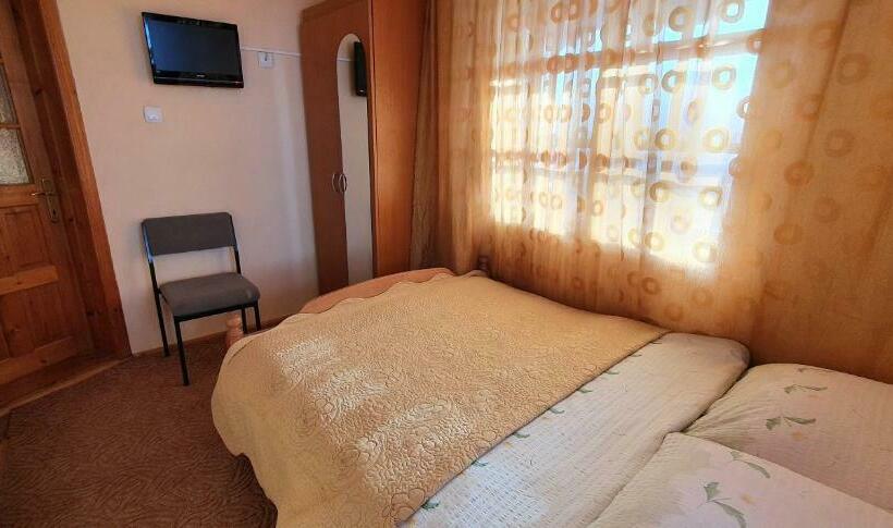 اتاق استاندارد با سرویس بهداشتی مشترک, Casa De Vacanta Silvia